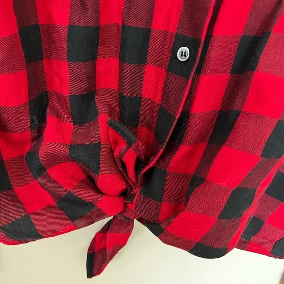 Madewell • Flannel Tie-Front Shirt in Buffalo Check - Picture 6 of 9